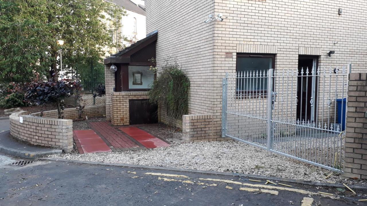 הוילה גלאזגו Bright City Centre House - Private Garden & Parking! מראה חיצוני תמונה